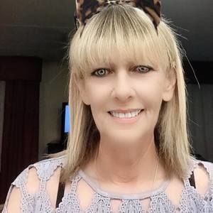 Meet your Posher, Deborah